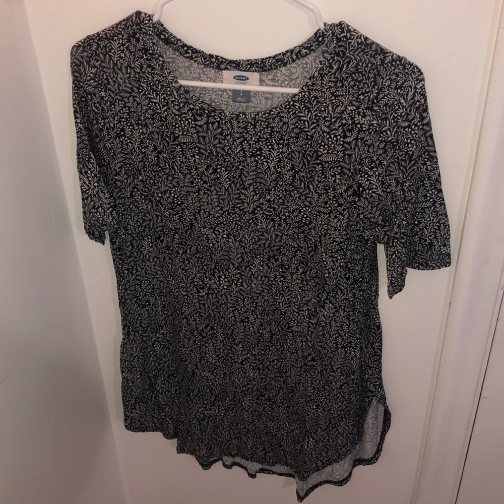 Black floral tee